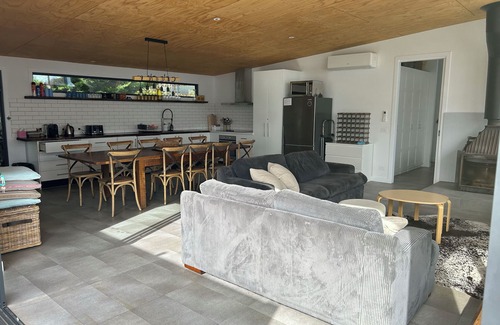 Bonnie Doon Haus | Waterfront views at Bonnie Doon