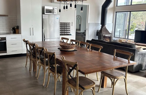 Bonnie Doon Haus | Waterfront views at Bonnie Doon