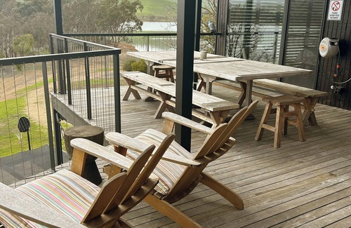Bonnie Doon Haus | Waterfront views at Bonnie Doon