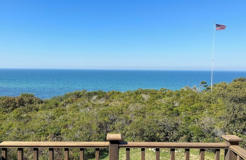 Block Island Haus | Waterfront mit fantastischer Aussicht auf Insel und Ton