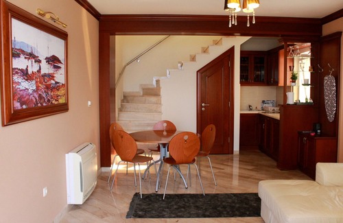 Krasici Villa | Wasserlinie Eigentum mit atemberaubender Aussicht und privatem Pool!