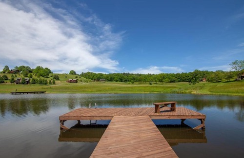 Jefferson Haus | Waters Edge Retreat