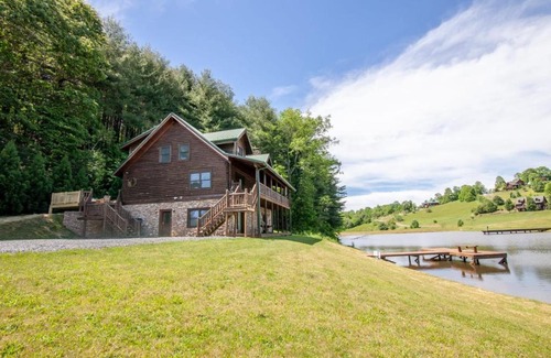 Jefferson Haus | Waters Edge Retreat