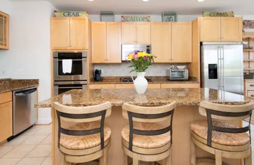 Cambridge Haus | Waterside 4-Bedroom Chesapeake Styled Townhome