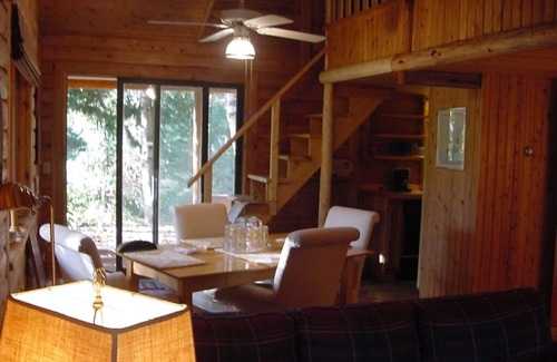 Cheboygan Hütte | Waterway Cottage; Michigans Binnenschiff / Fluss / Mullett / Burt Lake / Straits Mack