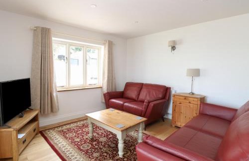 Burgh Castle Haus | Waveney View Cottage