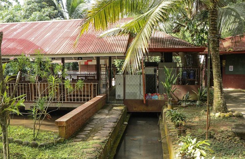 Calamba Haus | Wir bieten erstklassige Hotelunterkünfte mit Restaurant, Bar und Veranstaltungsbereich.