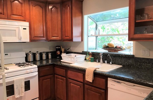 Sherman Oaks Haus | Sherman Oaks Charmer, zu Fuß zum örtlichen Geschäften und Restaurants