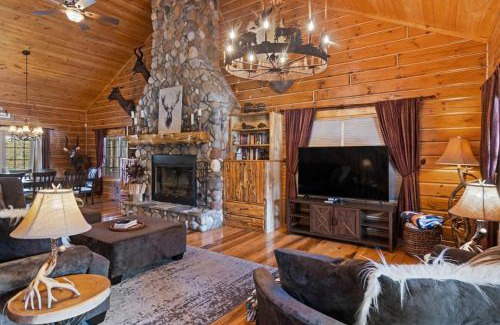 Thompsonville Haus | Weatherwood - Gorgeous Luxury Cabin With Spa!