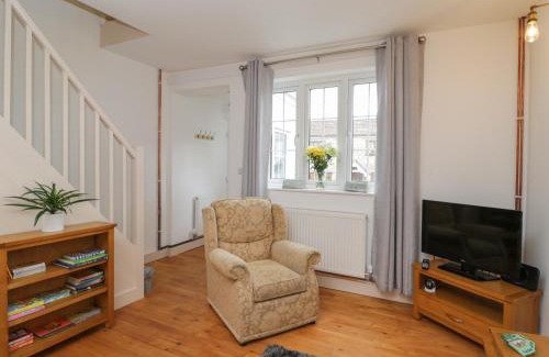 Cam Haus | Weavers Cottage