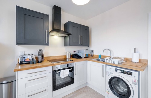 Wednesbury Wohnung | Wednesbury, 2 Bedroom Apt. 202 with Parking