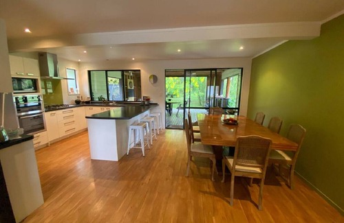 Matakana Haus | Weeping Willow