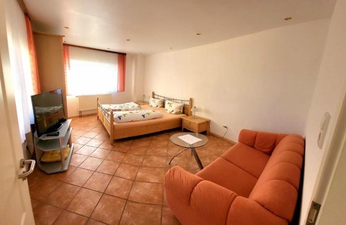 Neustadt-Hambach Wohnung | Weinhaus Helbig