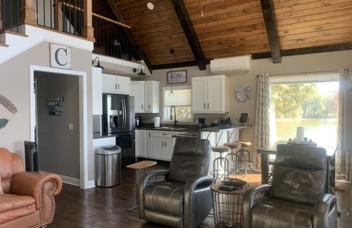 Cedar Bluff Haus | Weiss Lake Couples Getaway On A Private Point