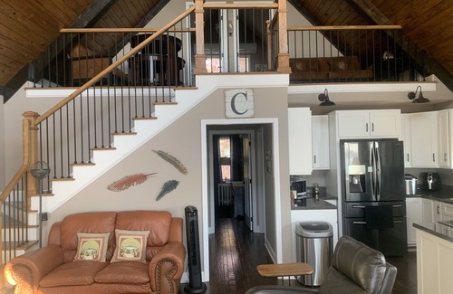 Cedar Bluff Haus | Weiss Lake Couples Getaway On A Private Point