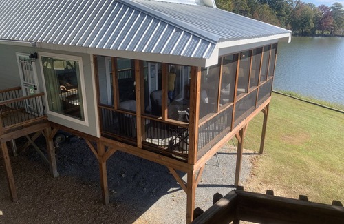Cedar Bluff Haus | Weiss Lake Couples Getaway On A Private Point