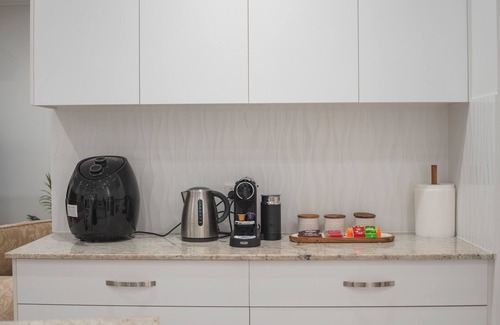 Oonoonba Haus | Welcome River View Haven, your stylish retreat in the heart of Townsville!