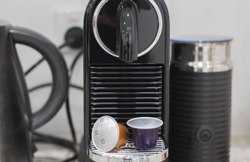 Oonoonba Haus | Welcome River View Haven, your stylish retreat in the heart of Townsville!