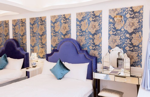 Zuoying District Hotel | Welcome The Sun Enjoy The Moon