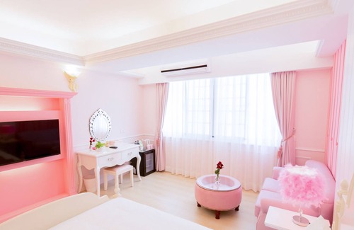 Zuoying District Hotel | Welcome The Sun Enjoy The Moon