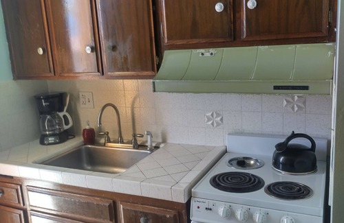 Desert Hot Springs Wohnung | Welcome to a laid back mineral water spa hotel.