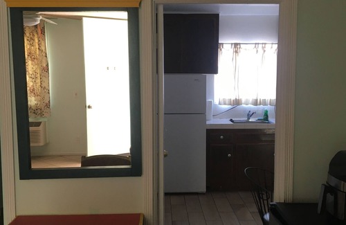 Desert Hot Springs Wohnung | Welcome to a laid back mineral water spa hotel.