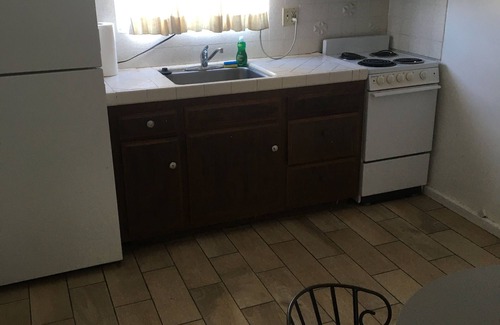 Desert Hot Springs Wohnung | Welcome to a laid back mineral water spa hotel.