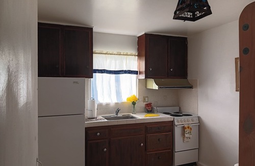 Desert Hot Springs Wohnung | Welcome to a laid back mineral water spa hotel.