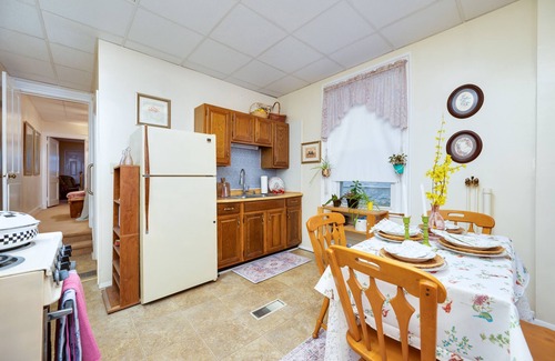 Pottsville Wohnung | Welcome to A'more on W. Market! 2 beds 1 bath