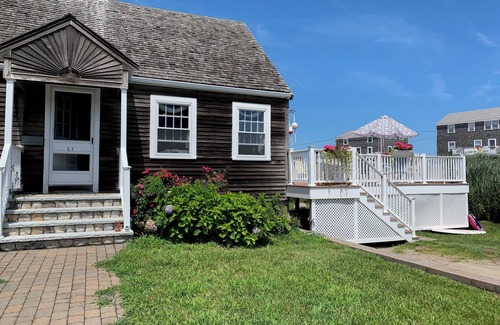 Minot Haus | Welcome to "A Stones Throw" Cottage located steps from the beach.