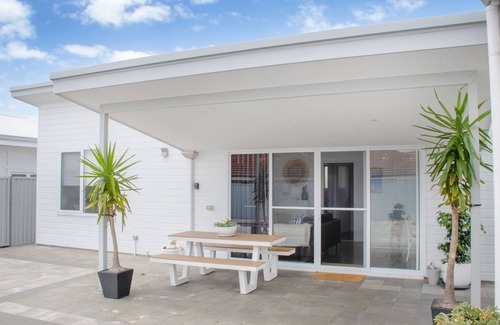 Seppings Haus | Welcome to Bay Belle - Binalup