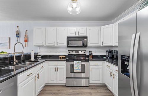 Sugar Beach Haus | Welcome to Island Breeze Townhome located on beautiful Navarre Beach Florida.