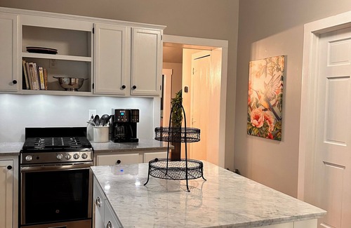 Dexter Haus | Welcome to our charming 1850's cottage-style home - Frances House