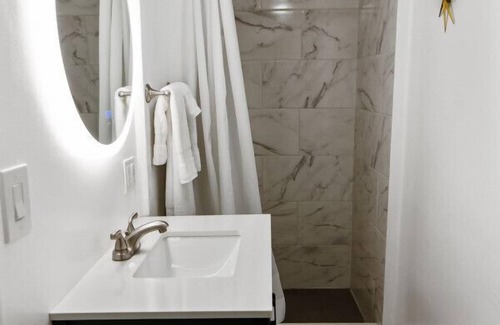 Little Italy Wohnung | Welcome to our Little Italy gem!