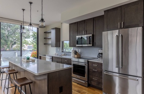 Princeton Wohnung | Welcome to Princeton's finest 2 bed+2bath located in the heart of downtown!