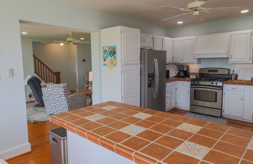 White Stone Haus | Welcome to The Cove - a spacious 6-bedroom house located in charming White Stone