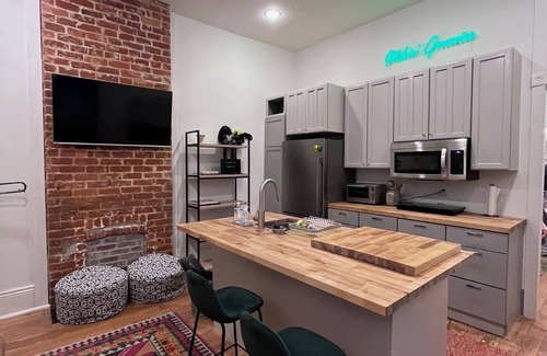 Uptown Historic District Haus | Welcome to the JazzNest!
