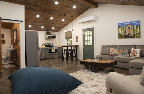 Birdeye Hütte | Welcome to "The Little house at the Landing"