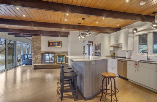 Bloomingdale Haus | Welcome to the Tree House. 4 bed 3 bath private home