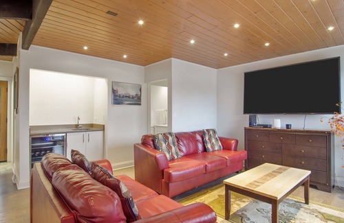 Bloomingdale Haus | Welcome to the Tree House. 4 bed 3 bath private home