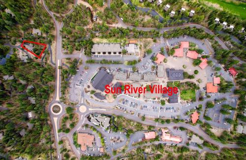 Sunriver Haus | Welcome to The Village Hideout, Steps to the Village, Resort, Golf, SHARC, AC, Hot-tub, Grill and Bikes