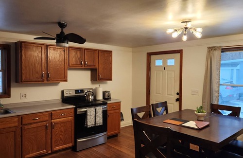 Franklin Haus | Welcome to the Webster Place! A Charming 3-bedroom house in fabulous Franklin.