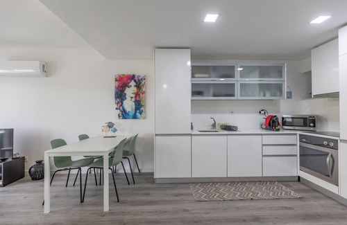 Aldeia do Meco Wohnung | Welcome to this modern and cozy apartment! Enjoy the incredible view of the...