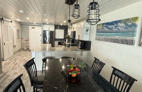 Daytona Beach Shores Eigentumswohnung | Welcome to your beachfront escape in beautiful Daytona Beach Shores!