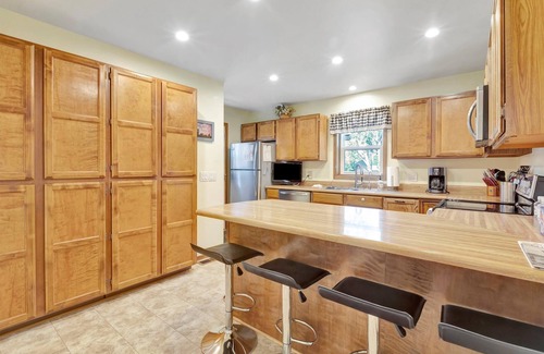 Farviews - Pattee Canyon Haus | Welcome to your Missoula getaway! A spacious stay near Downtown & the University