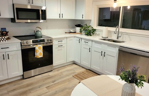 Plymouth Haus | Welcome to your perfect lakeside getaway in Plymouth