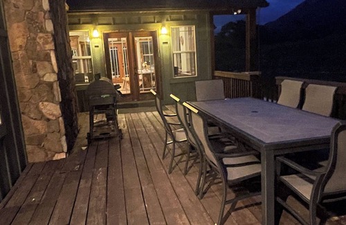 Utah County Haus | Welcome to your ultimate mountain escape at the base of a beautiful canyon.