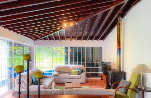 Caloura Haus | WelcomeBuddy - Casa Tia Néné - Green Glassyard
