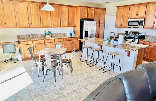 Reno Haus | Welcoming Scenic Haven/Sleeps 18