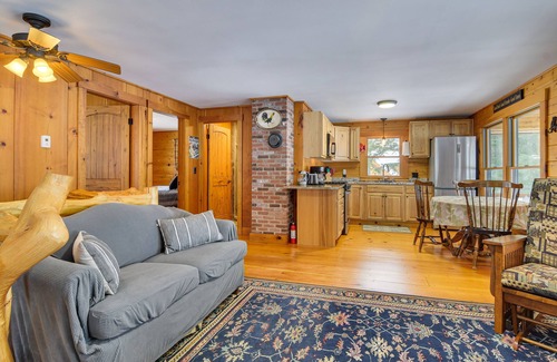 Weld Kabine | Weld Waterfront Log Cabin w/ Kayaks & Canoes!